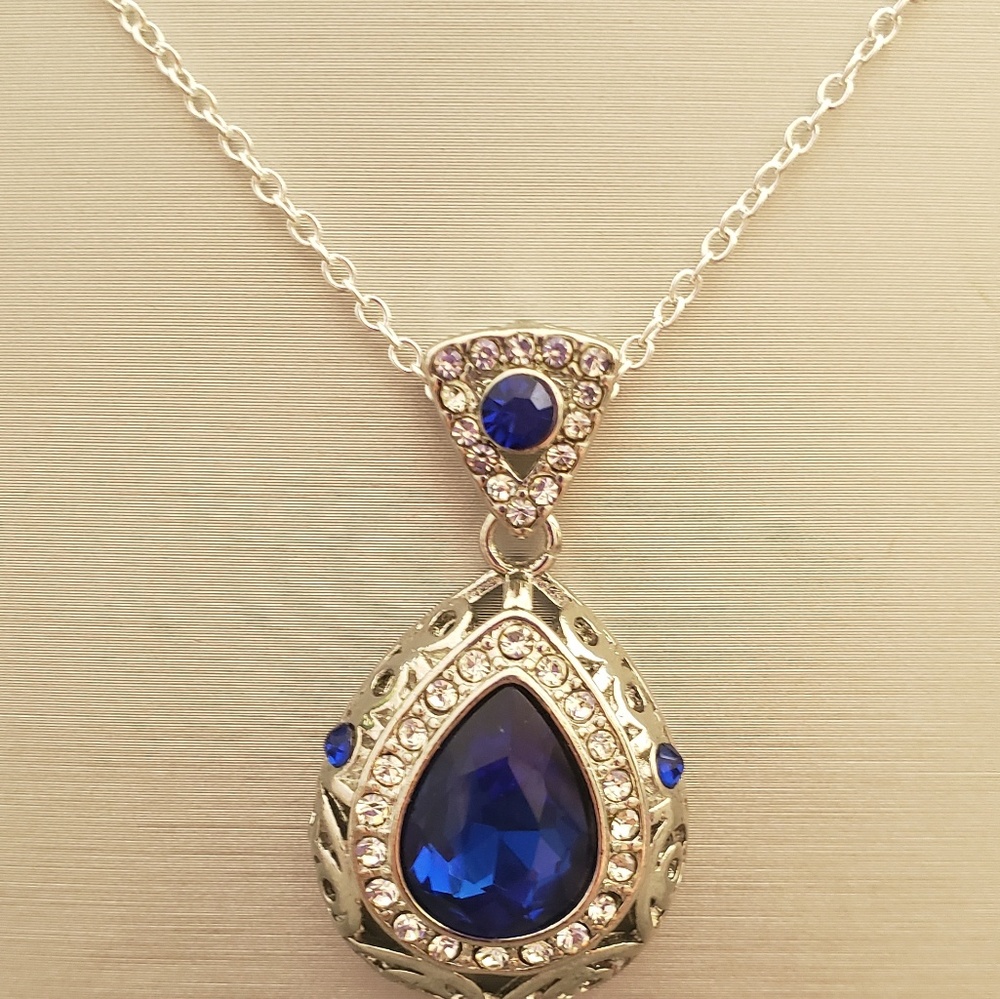 Sterling silver Sapphire pendant